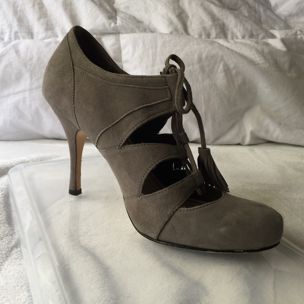 Lace Up Leather Suede Pump (Excellent Condition)